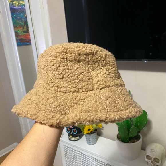 Winter Bucket Hat - Picture 3 of 4